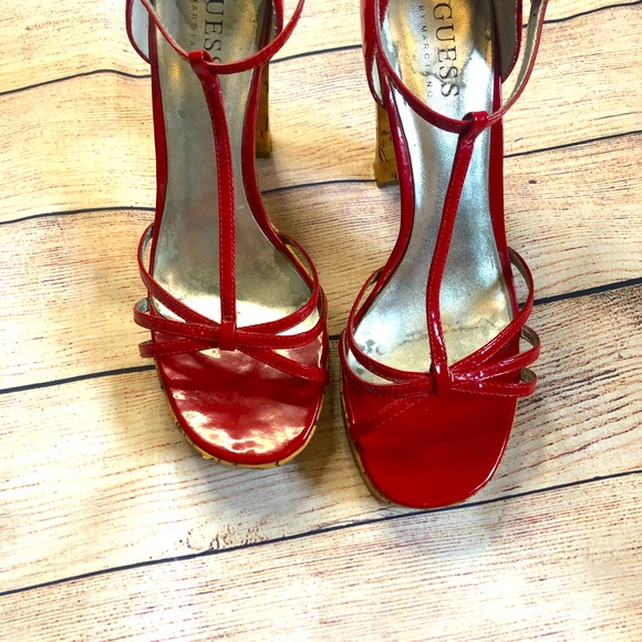 GUESS red patent leather and cork sandal. - Picture 10 of 10